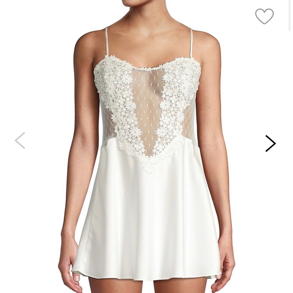 Flora Nikrooz White Lace Appliqué Chemise